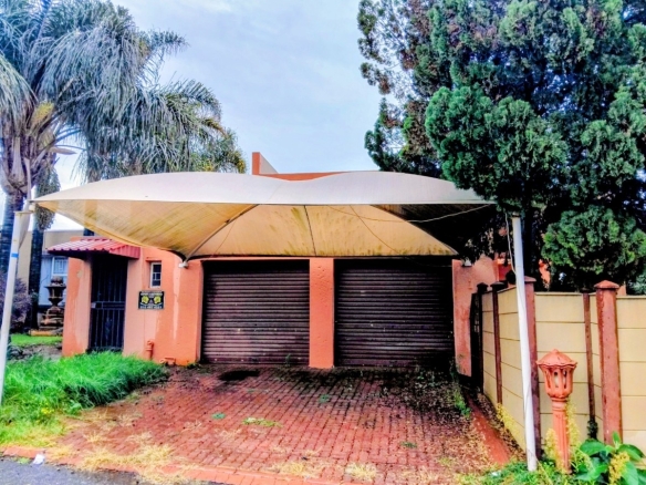 Secure Complex In Westonaria
