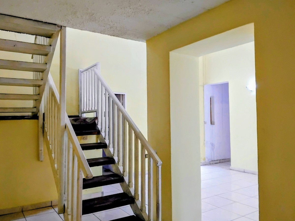 Secure Complex In Westonaria