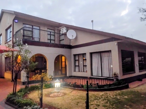 Exceptional 4-Bedroom Family Home With An Entertainer’s Backyard