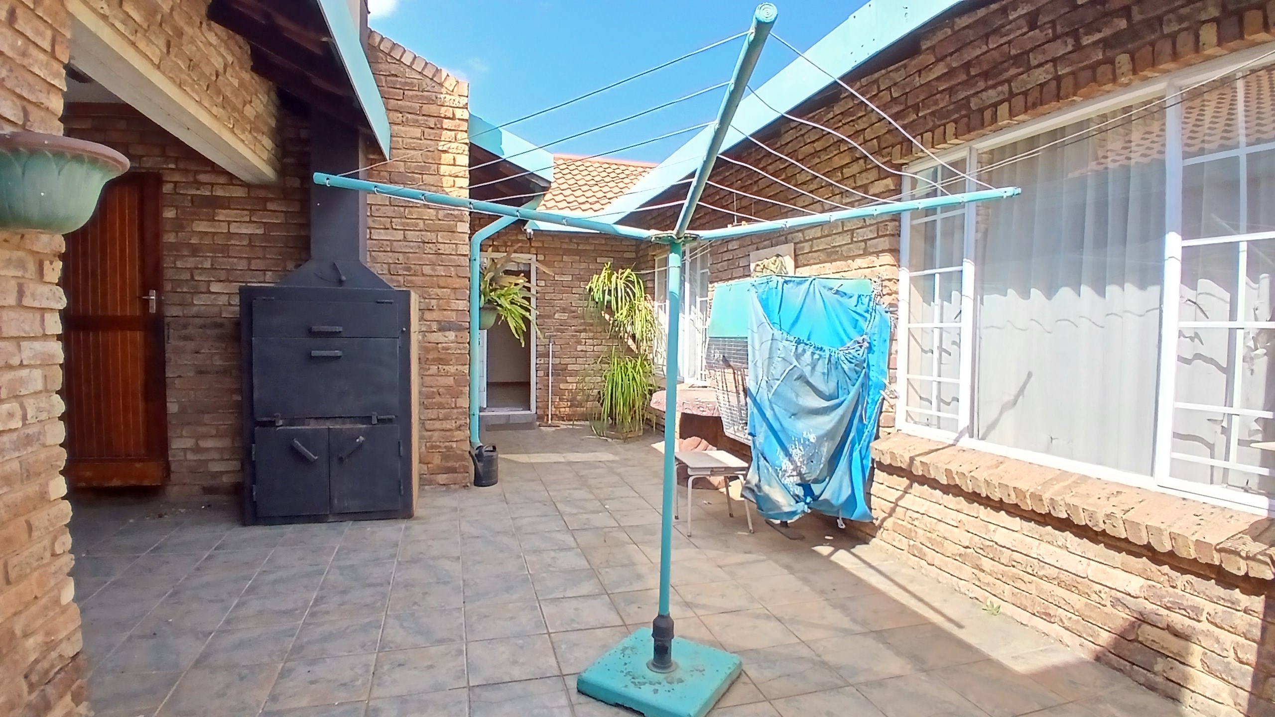 Spacious 3 Bedroom Townhouse For Sale In Oberholzer