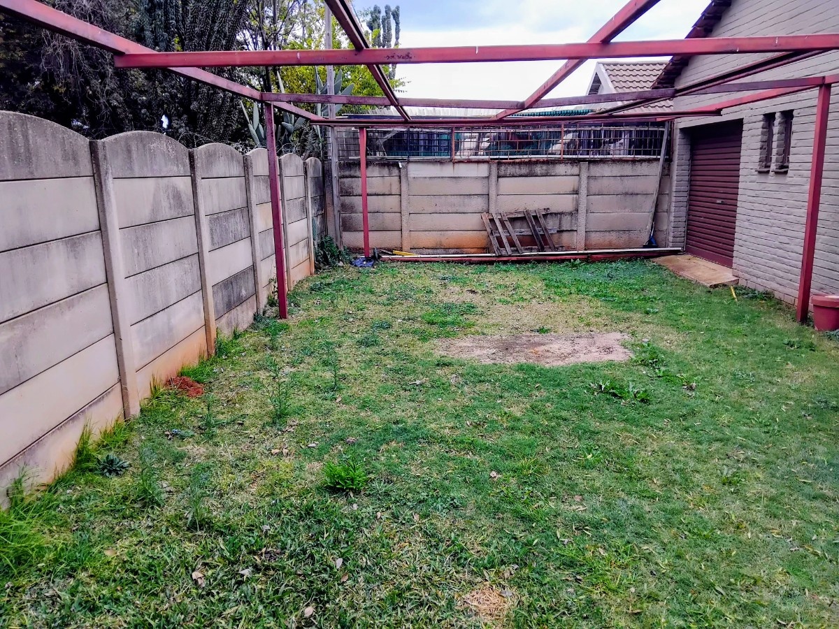 43 4 Bedroom Home For Sale In Carletonville