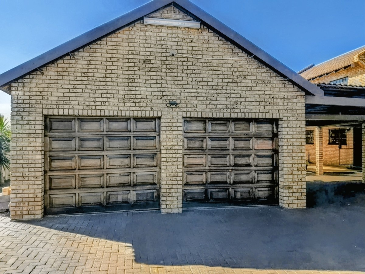 4 Bedroom Double Story Dream Home For Sale In Carletonville