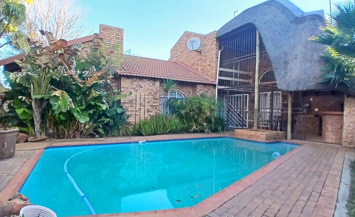 21 Facebrick 3 Bedroom Home For Sale In Fochville