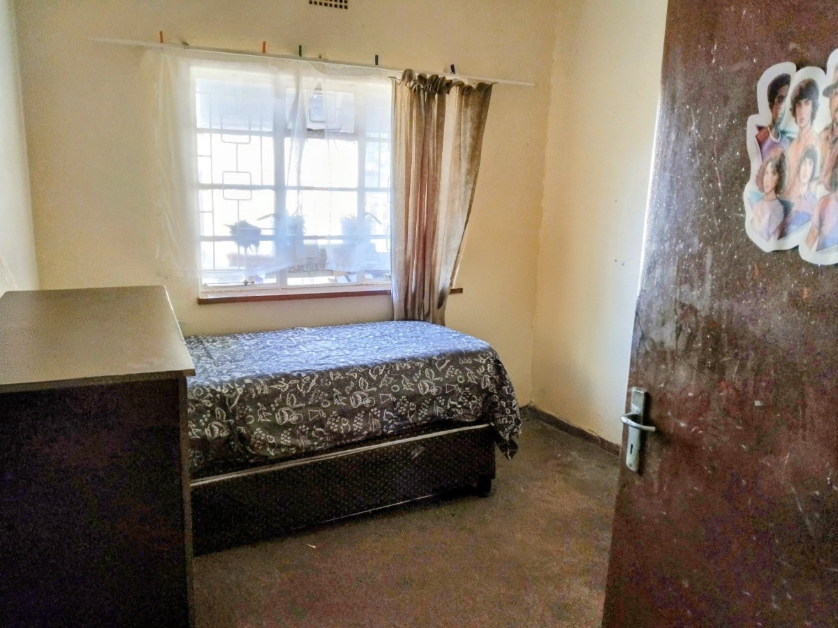 Spacious 3-Bedroom Family Home In Carletonville – Perfect Fixer-Upper!