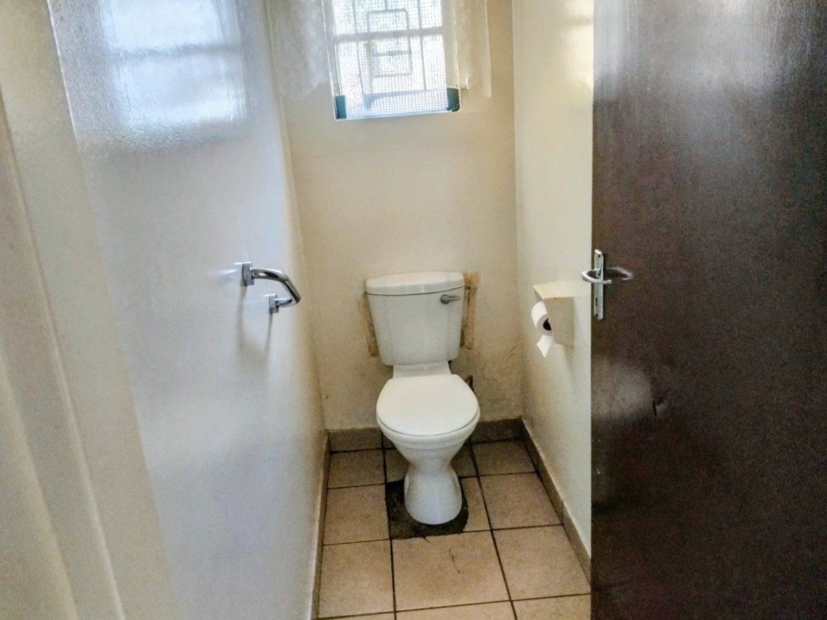 Spacious 3-Bedroom Family Home In Carletonville – Perfect Fixer-Upper!