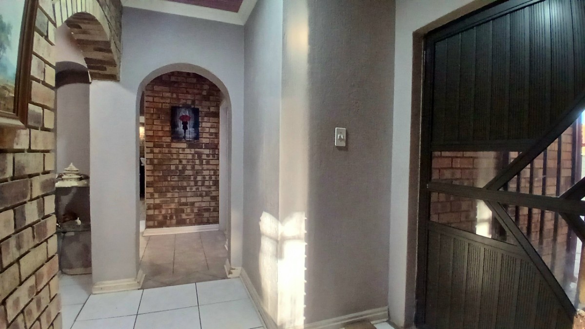 31 Facebrick 3 Bedroom Home For Sale In Fochville