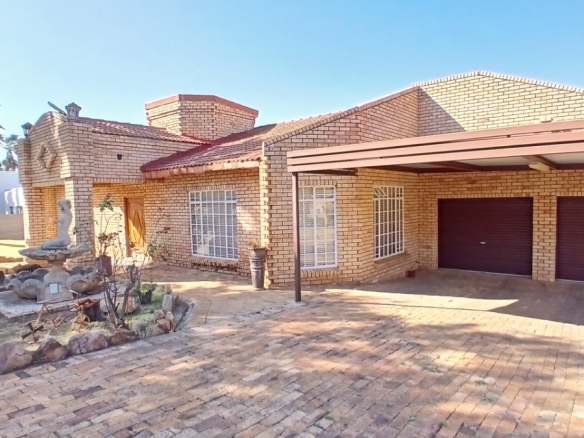 Spacious Facebrick 3 Bedroom Home For Sale In Fochville