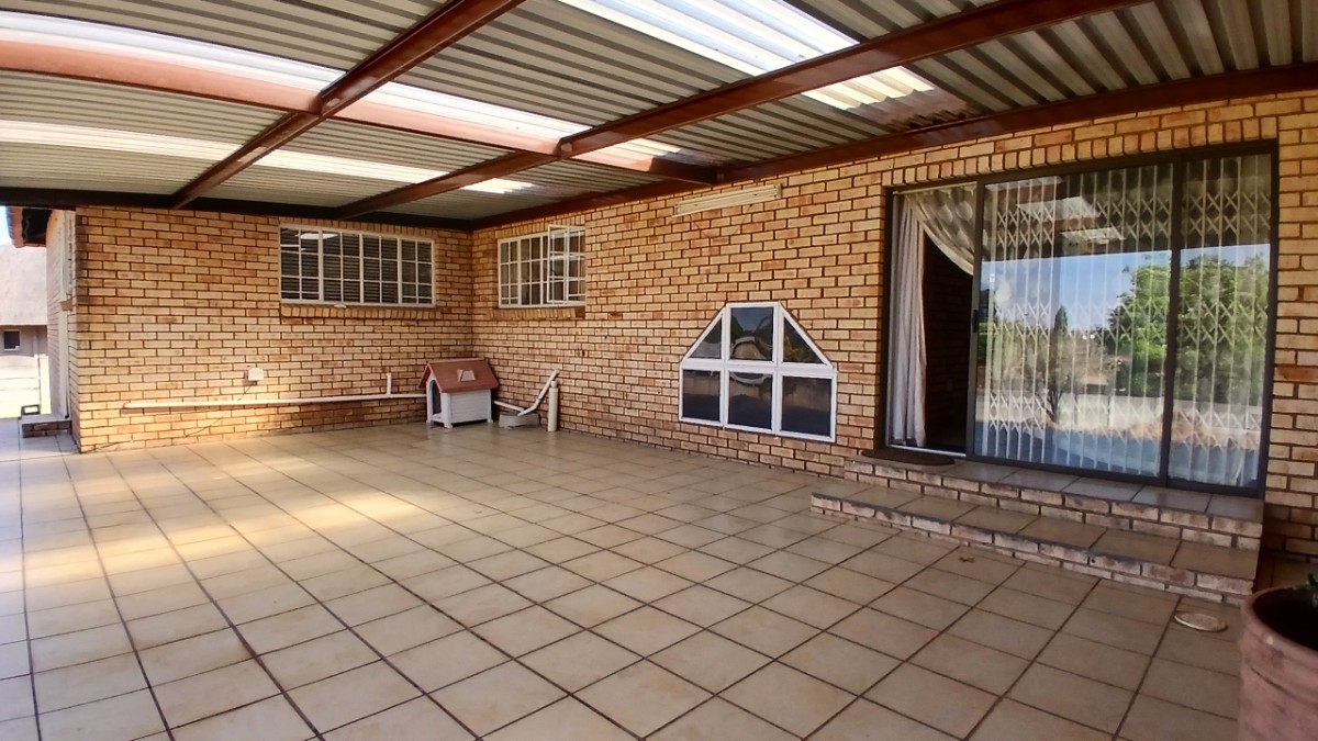 Spacious Facebrick 3 Bedroom Home For Sale In Fochville