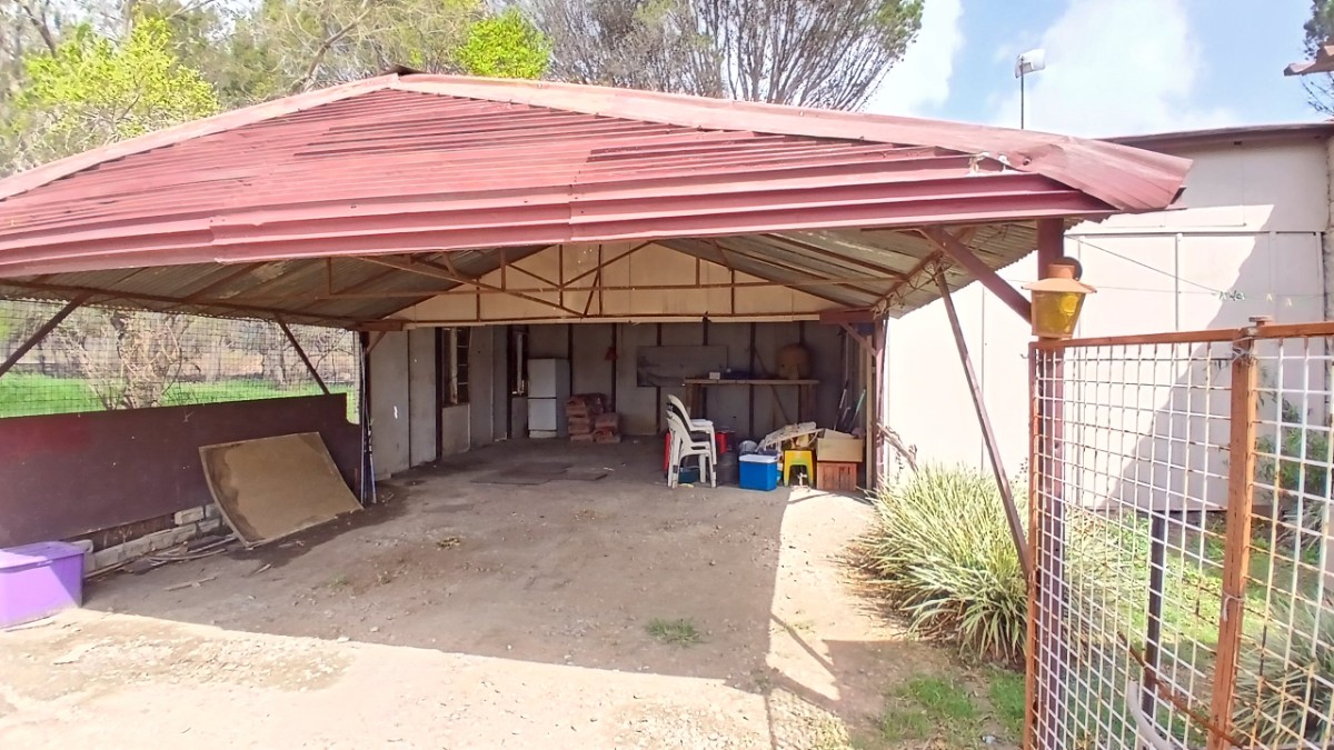 28 4-1000kb 3 Bedroom Stunner For Sale In Fochville