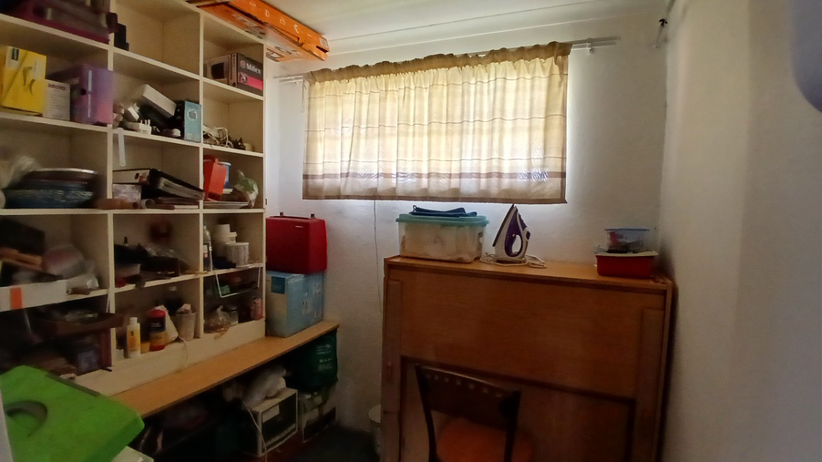 8 1-1000kb 3 Bedroom Stunner For Sale In Fochville