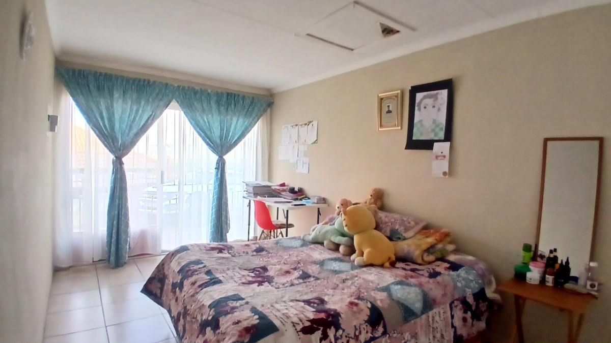 3 Bedroom Complex Living For Sale In Fochville
