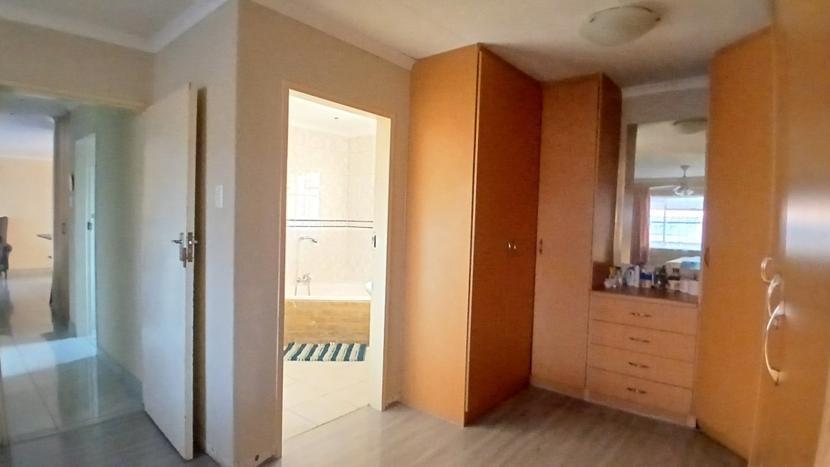 3 Bedroom Complex Living For Sale In Fochville