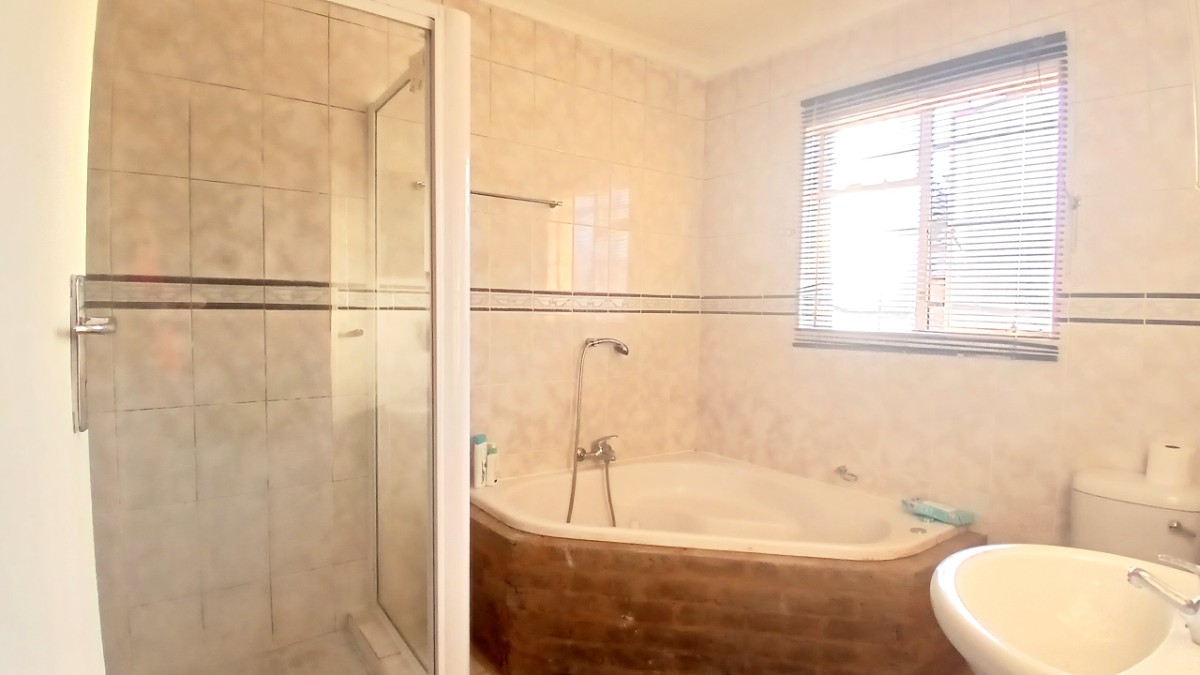 3 Bedroom Complex Living For Sale In Fochville