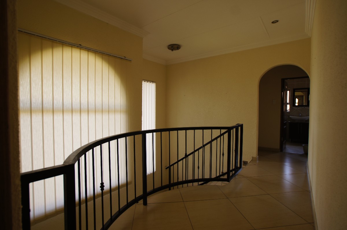 3 Bedroom Complex Living For Sale In Fochville