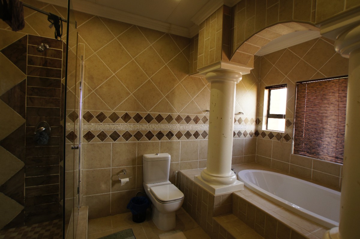 3 Bedroom Complex Living For Sale In Fochville