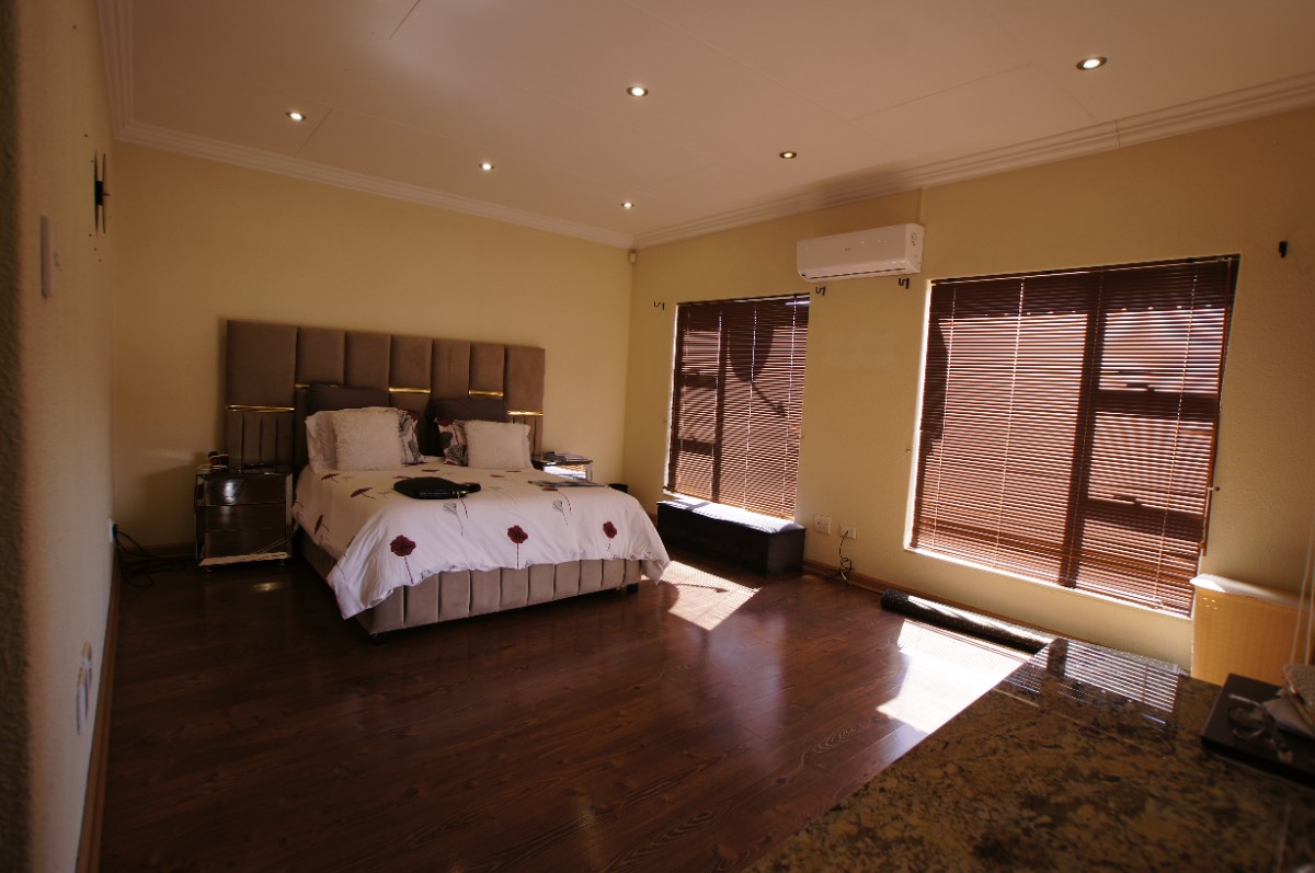 3 Bedroom Complex Living For Sale In Fochville