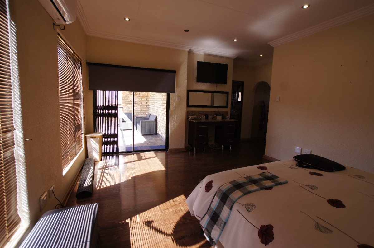 3 Bedroom Complex Living For Sale In Fochville