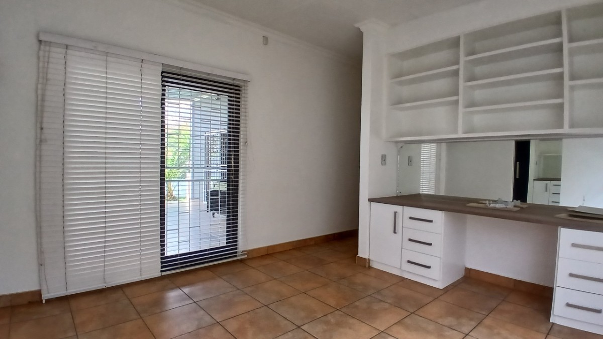 30 3-1000kb Refined Luxury Home For Sale In Brits