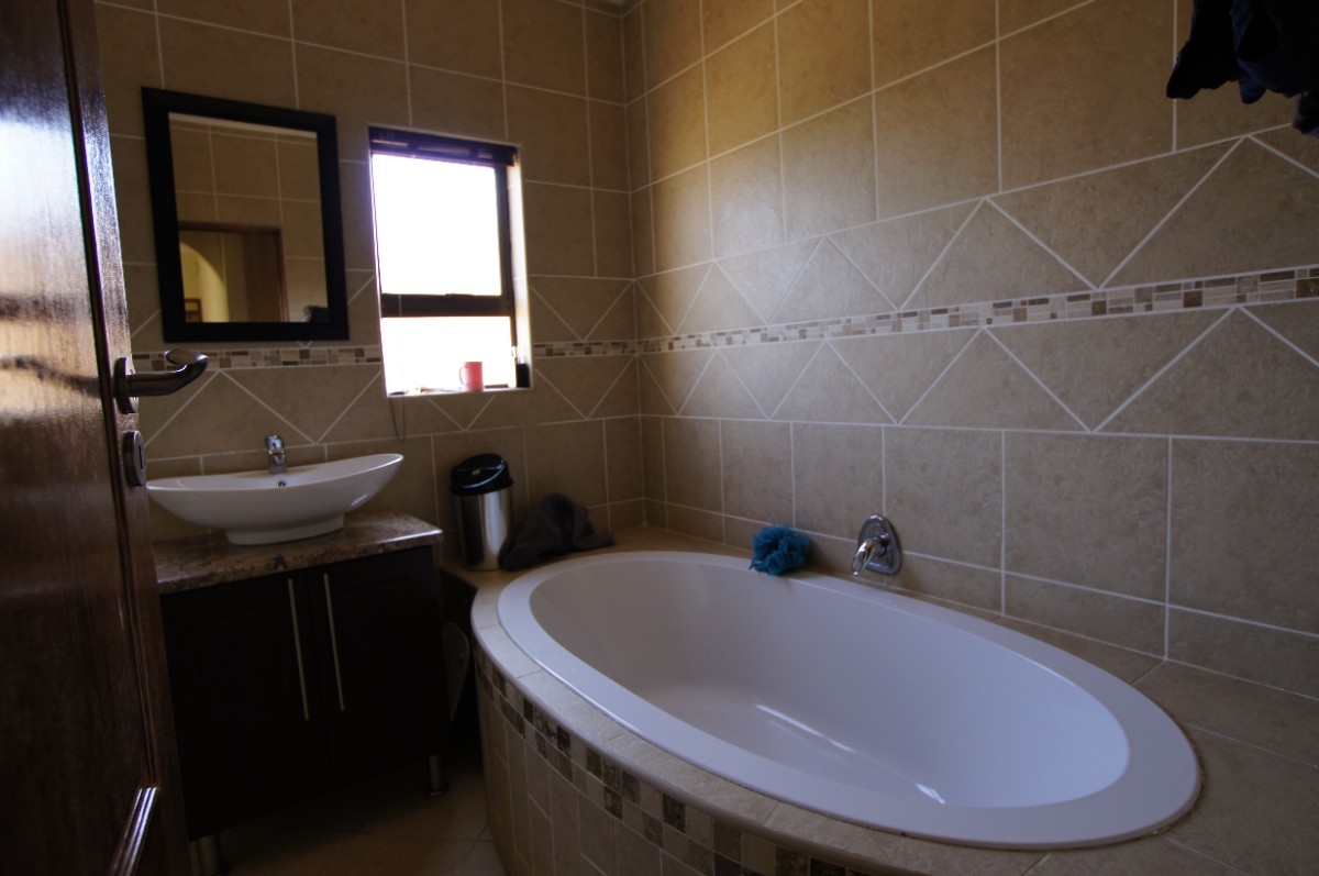 3 Bedroom Complex Living For Sale In Fochville