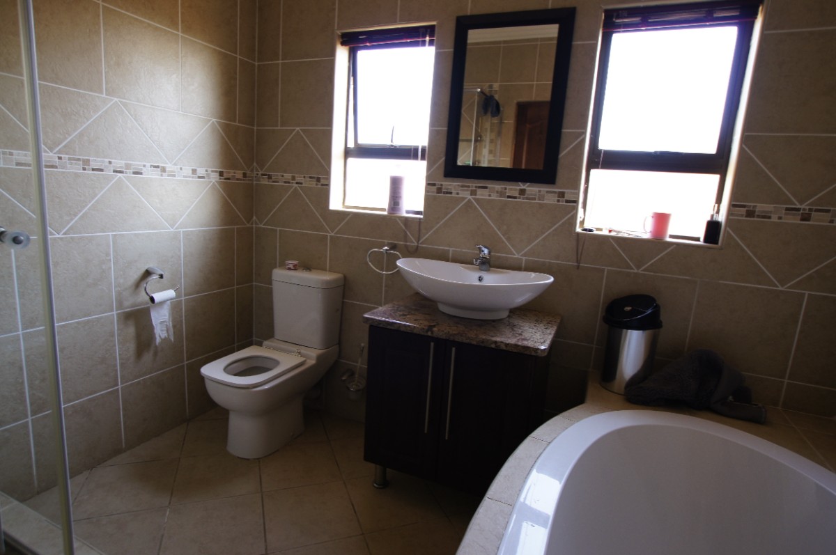 3 Bedroom Complex Living For Sale In Fochville