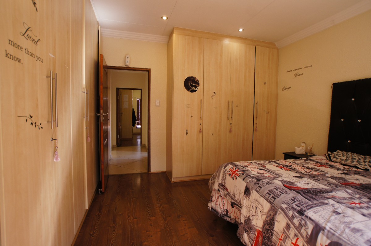 3 Bedroom Complex Living For Sale In Fochville