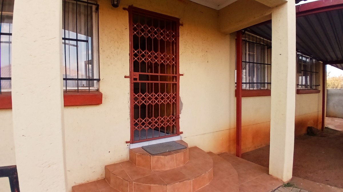 3 Bedroom Complex Living For Sale In Fochville