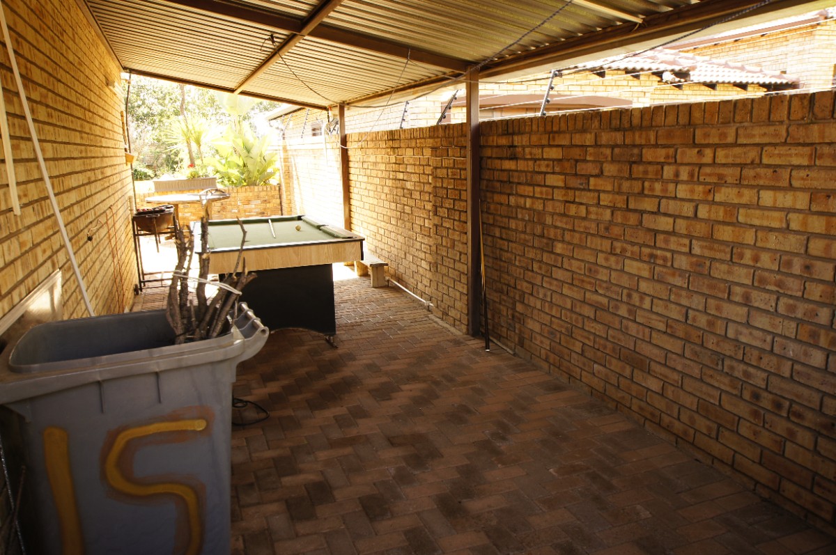 3 Bedroom Complex Living For Sale In Fochville