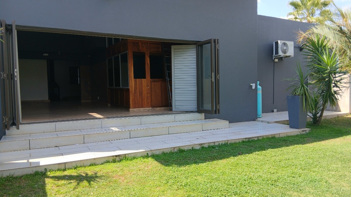 47 1-1000kb Refined Luxury Home For Sale In Brits