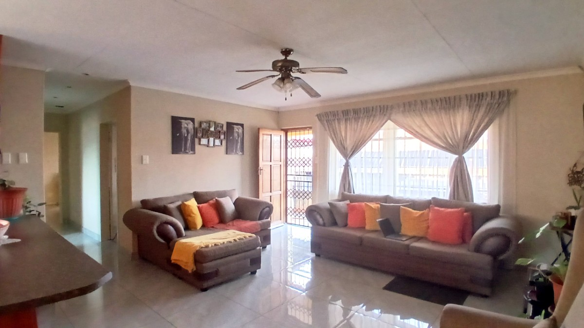 3 Bedroom Complex Living For Sale In Fochville