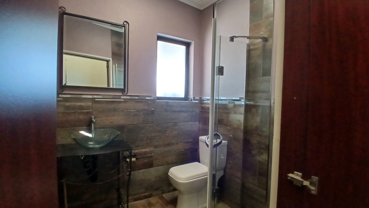 54-1000kb Refined Luxury Home For Sale In Brits