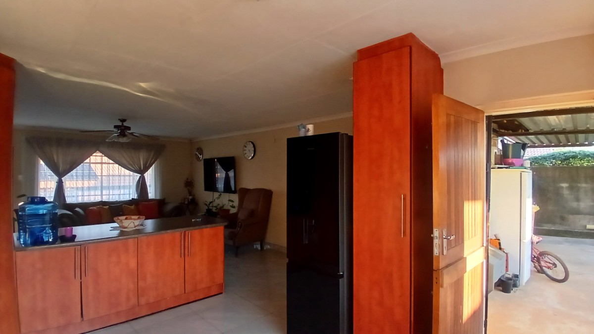 3 Bedroom Complex Living For Sale In Fochville
