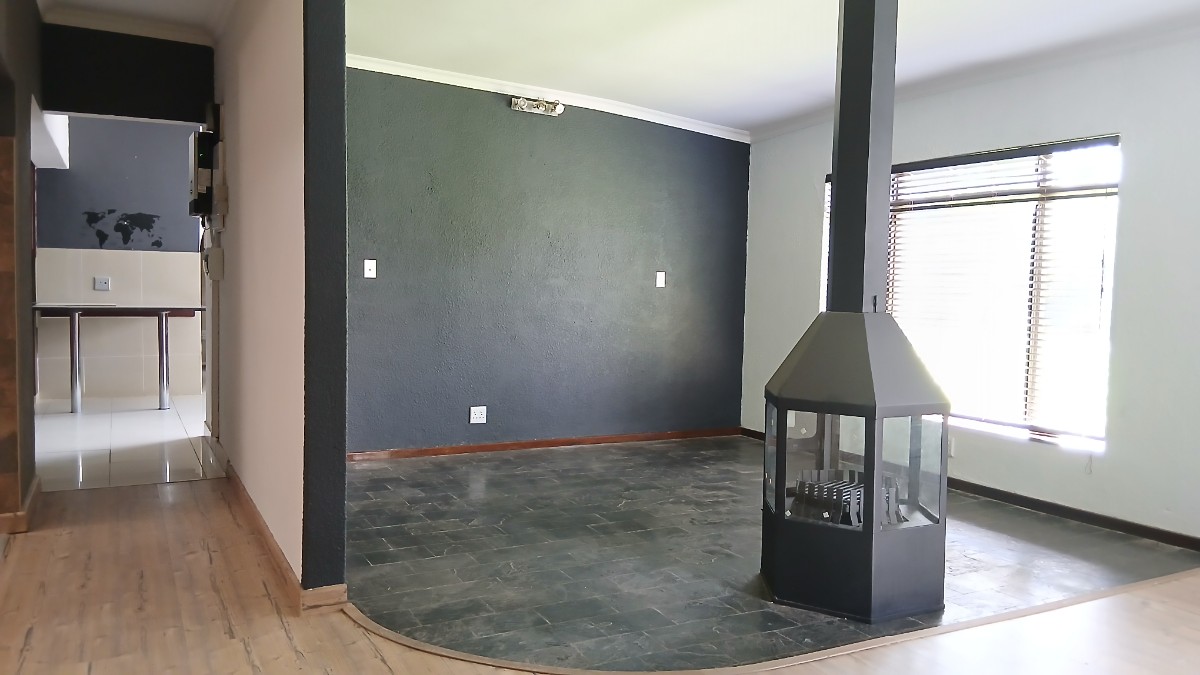 9-1000kb Refined Luxury Home For Sale In Brits